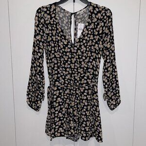Women's Size Medium AEO Floral Romper - NWT!